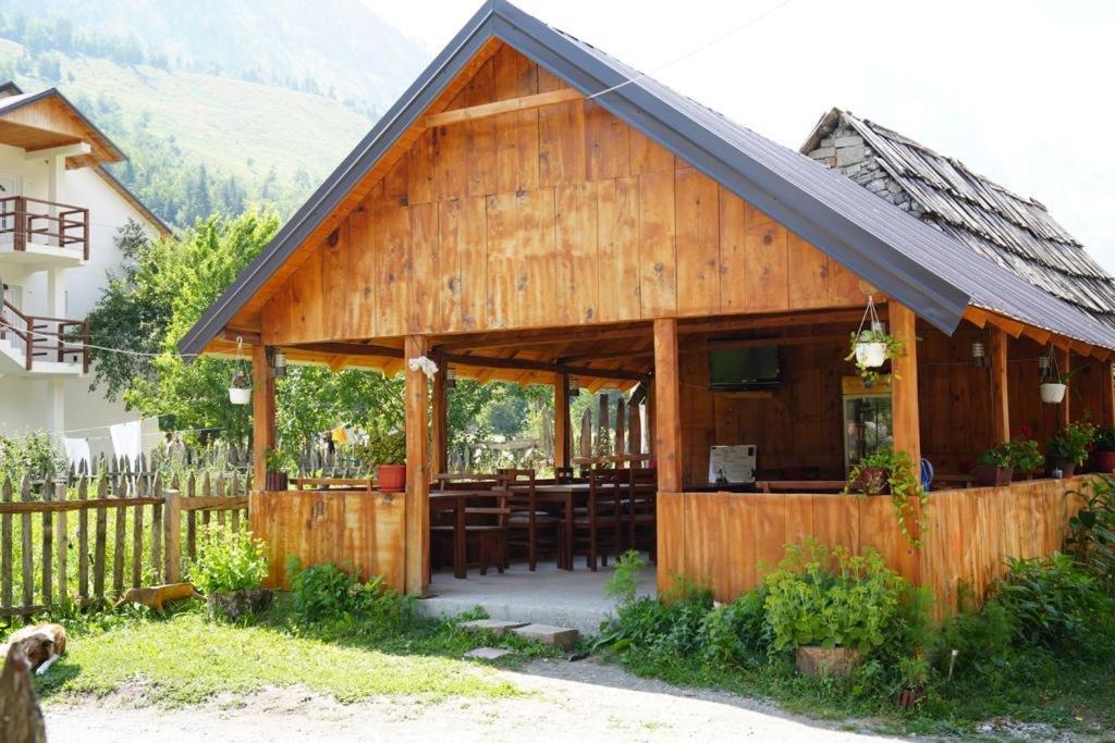 Guesthouse Skender Selimaj Valbone Exterior foto
